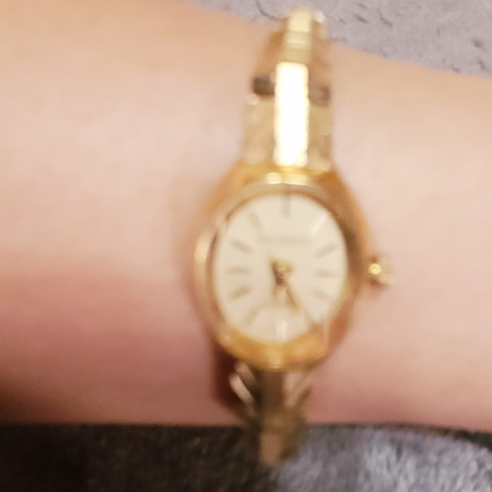 Very Pretty Women Dress Watch ⌚️
